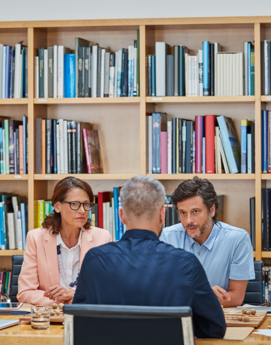 Work Meeting {{brizy_dc_image_alt imageSrc=
